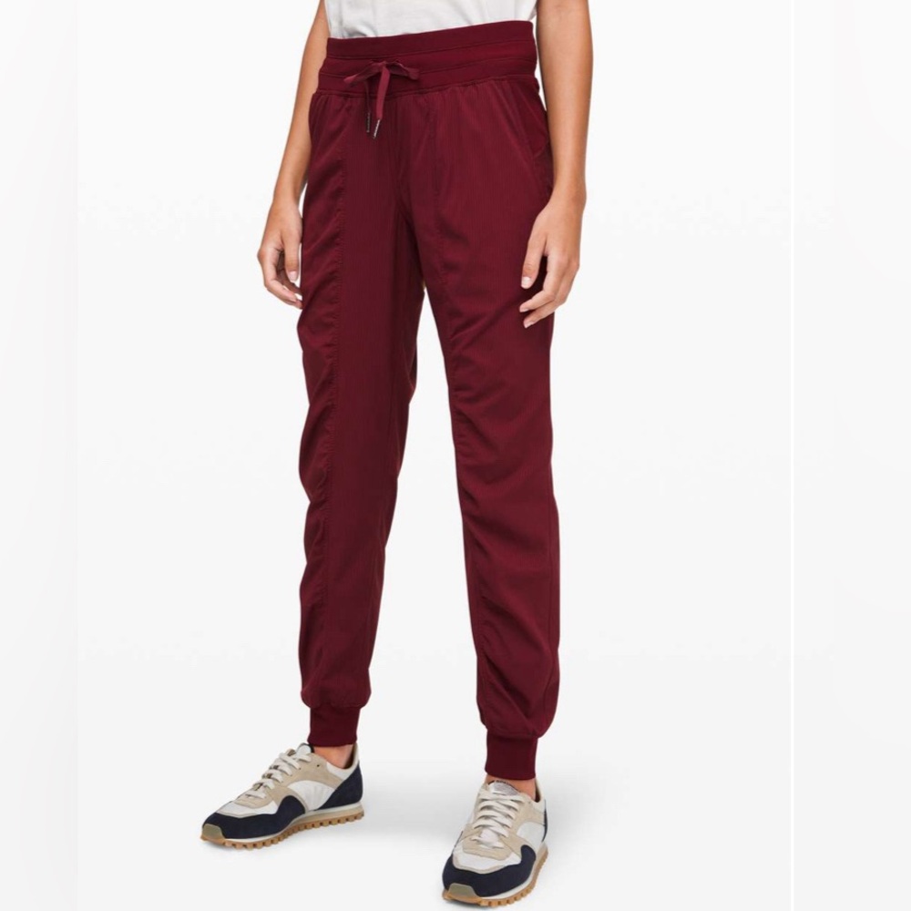 Lululemon Dance Studio Mid-Rise Jogger Women’s Size 4 Full Length Red Merlot NWT